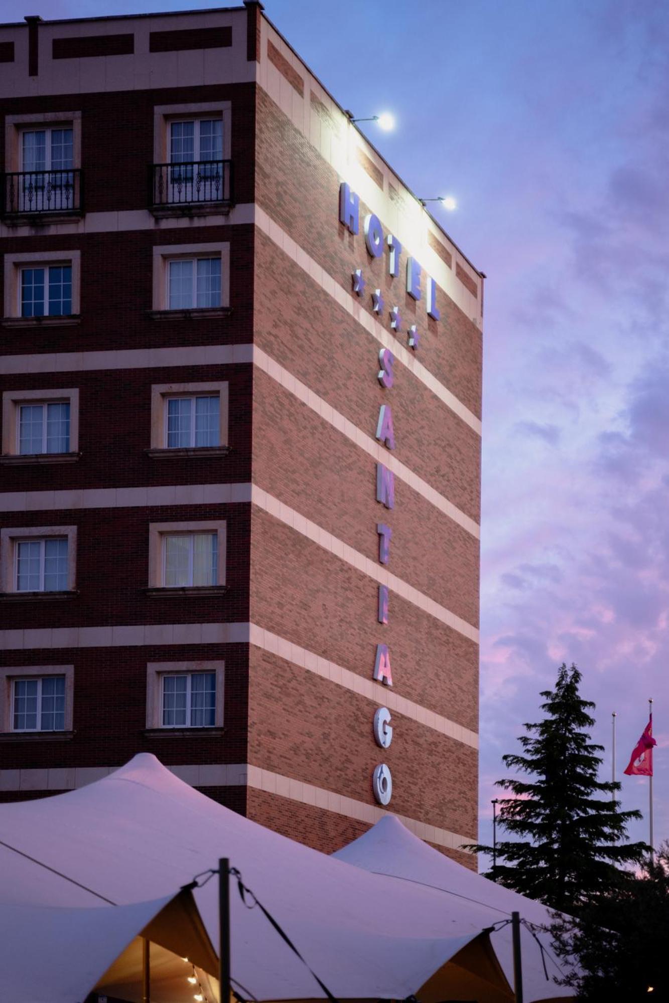 Arva Santiago Leon Hotel Exterior photo