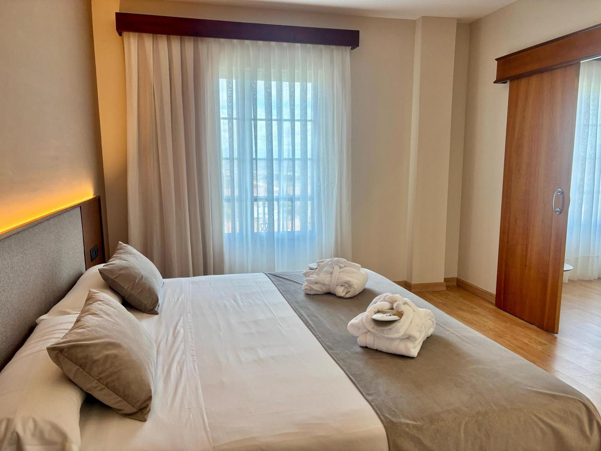 Arva Santiago Leon Hotel Exterior photo